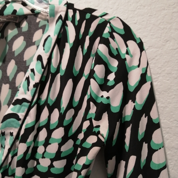 BCBGMaxAzria Womens Long Sleeve Animal Prints Wrap Dress Green Black - Size SP - Picture 2 of 6